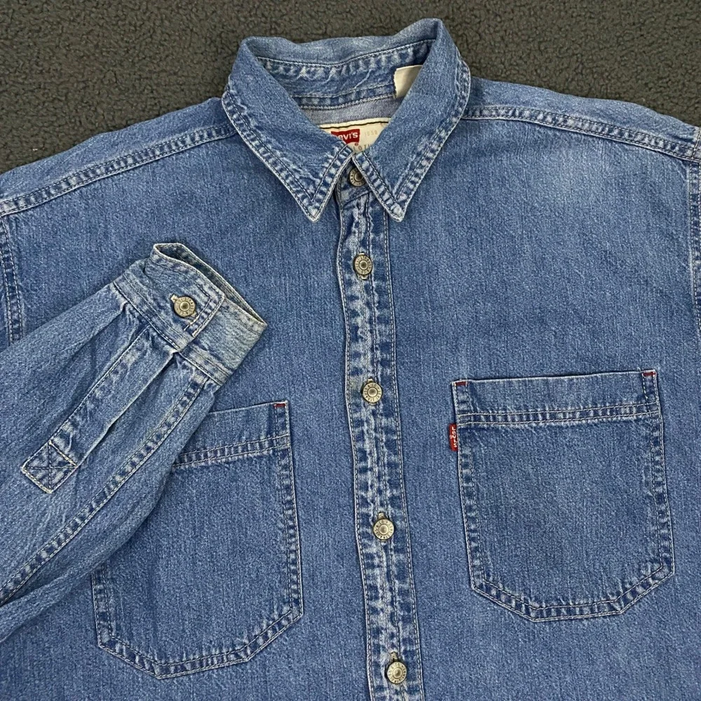 Vintage Levis Denim Shirt Mens Small Blue Metal Button Up Western Utility